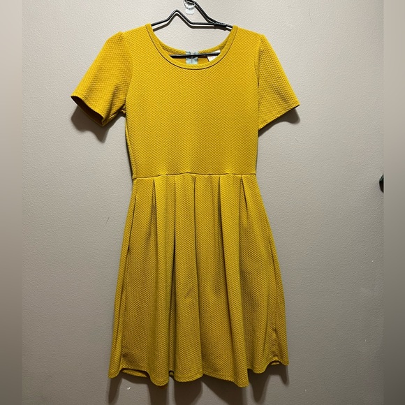 LuLaRoe Dresses & Skirts - ⚡️💕 Lularoe Amelia Dress